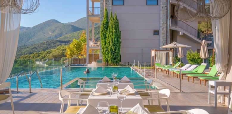 Salvator Villas & Spa Hotel, restaurant and pool area