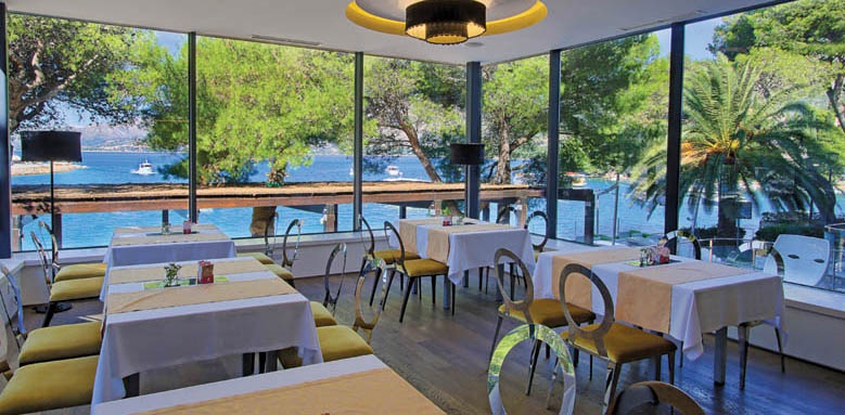 Hotel Cavtat, restaurant sea view