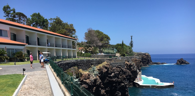 albatroz beach & yacht club santa cruz madeira