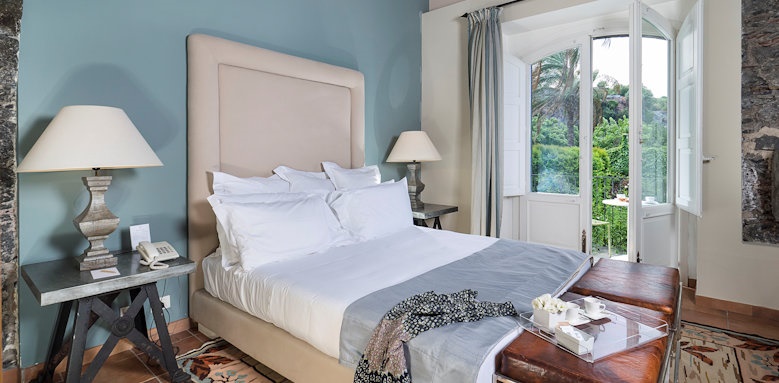 Donna Carmela Resort & Lodges, comfort room