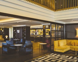 Hilton Vienna Plaza, lobby lounge