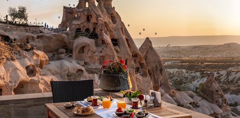 Argos in Cappadoccia, breakfast on the terrace