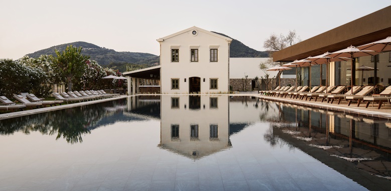 The Olivar Suites, pool