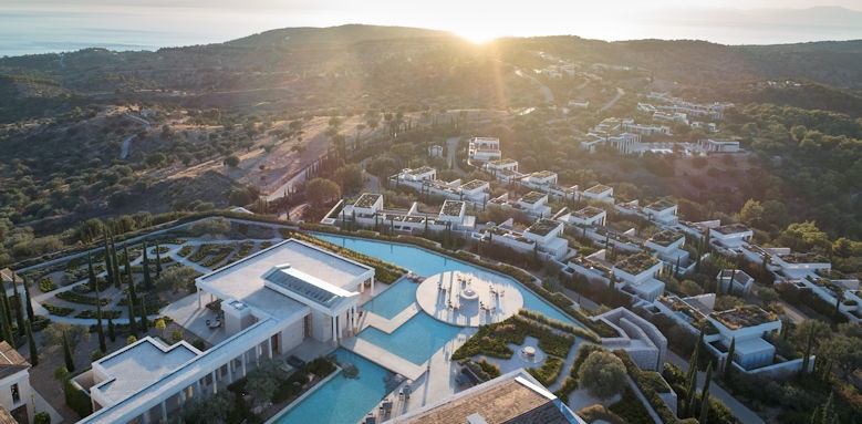 Amanzoe, Thumb