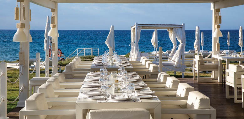 Borgo Egnazia, restaurant with sea view