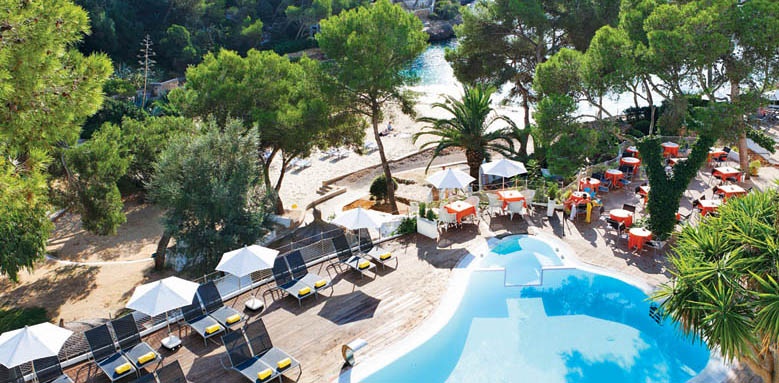 Cala d'or, pool overview
