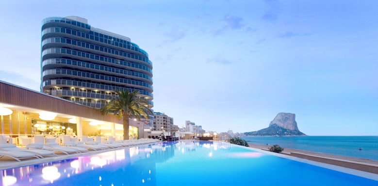 Gran Hotel Sol y Mar, beach club pool