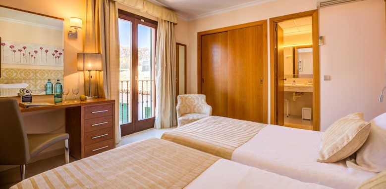 Hotel Miramar, twin room